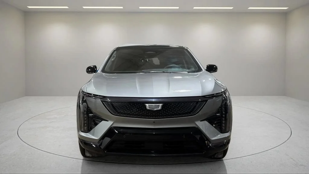 Used 2025 Cadillac OPTIQ Sport 2 with VIN 3GYK3GMR9SS143083 for sale in Waukesha, WI