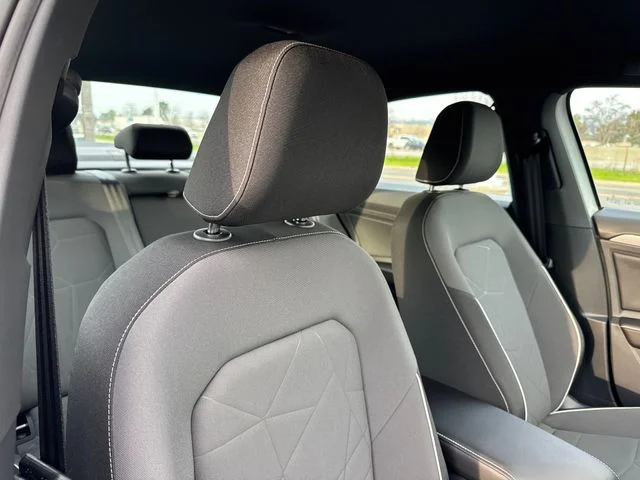 New 2026 Pure White Volkswagen 1.5T Sport image 16