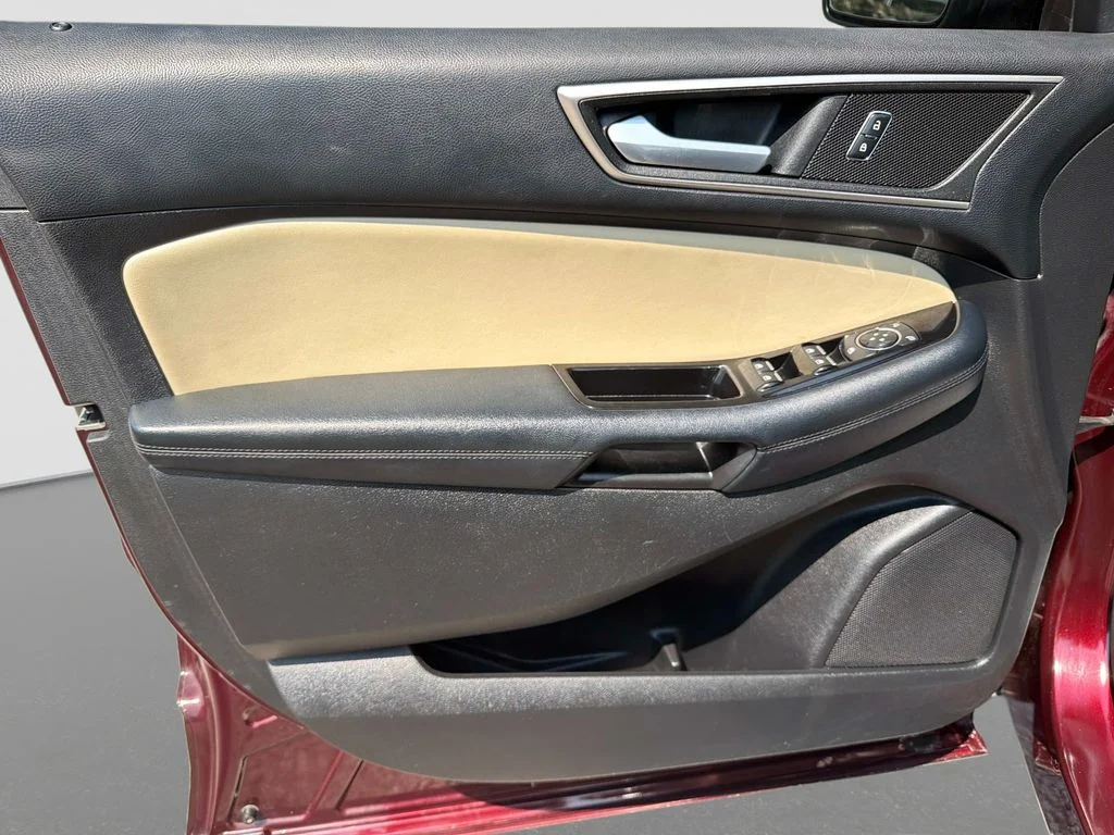 Used 2017 Red Ford SEL image 18