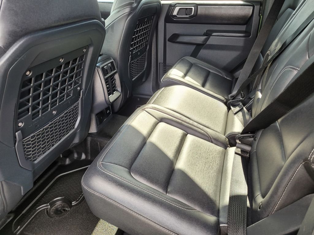 Used 2025 Green Ford Badlands image 11