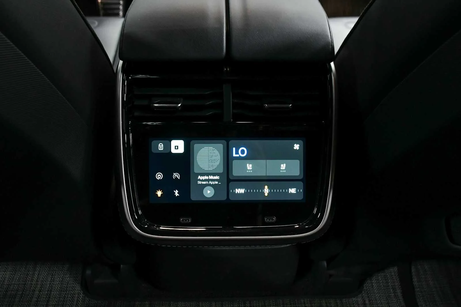 Used 2024 Glacier White Rivian Adventure image 23
