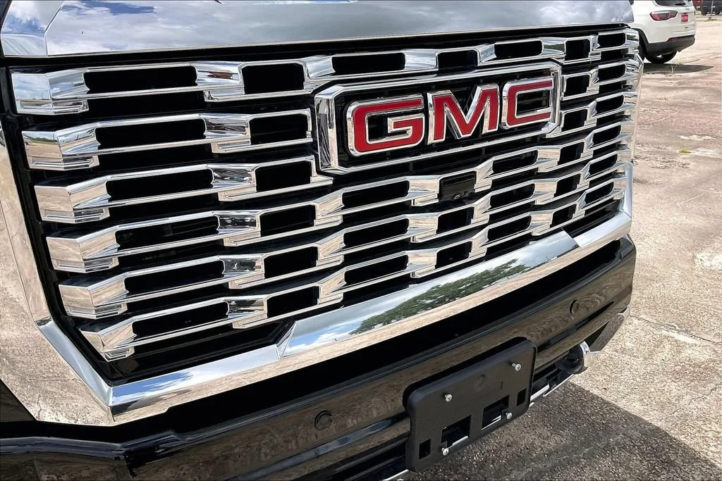 Used 2024 Onyx Black GMC Denali image 34