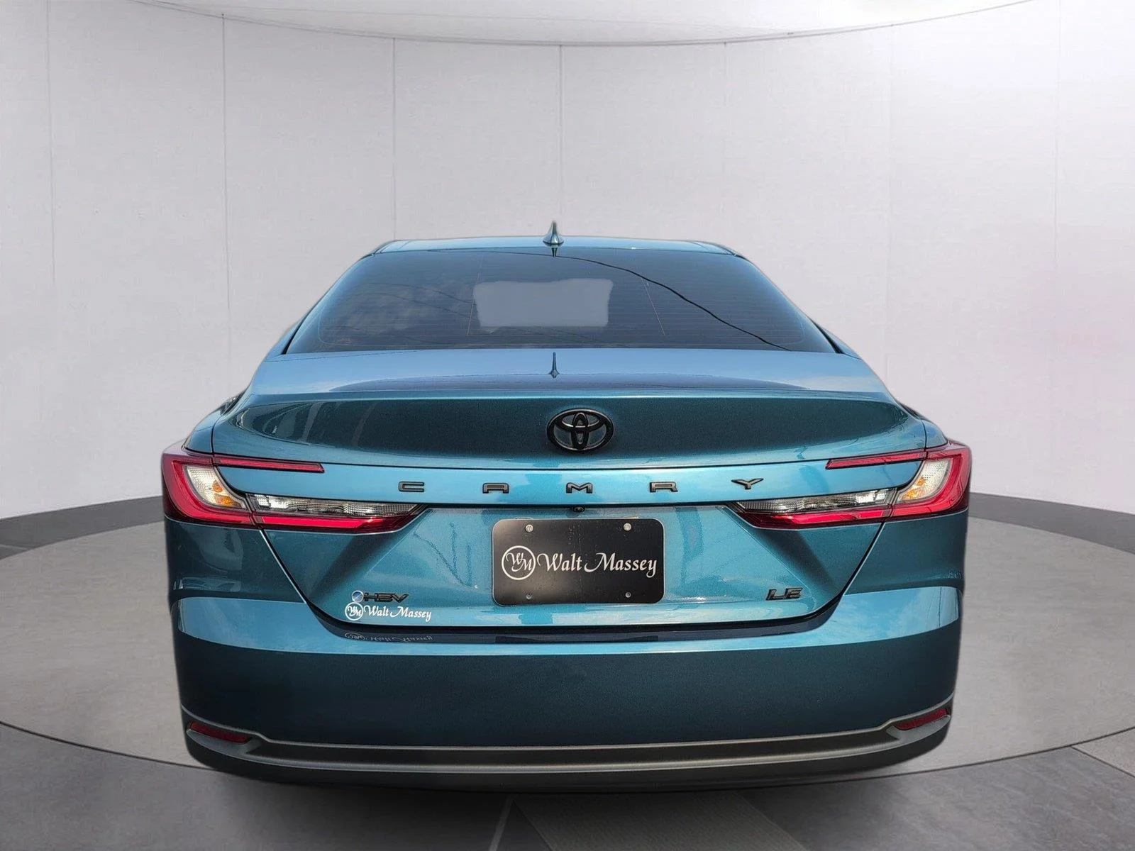 Used 2025 Ocean Gem Toyota LE image 4