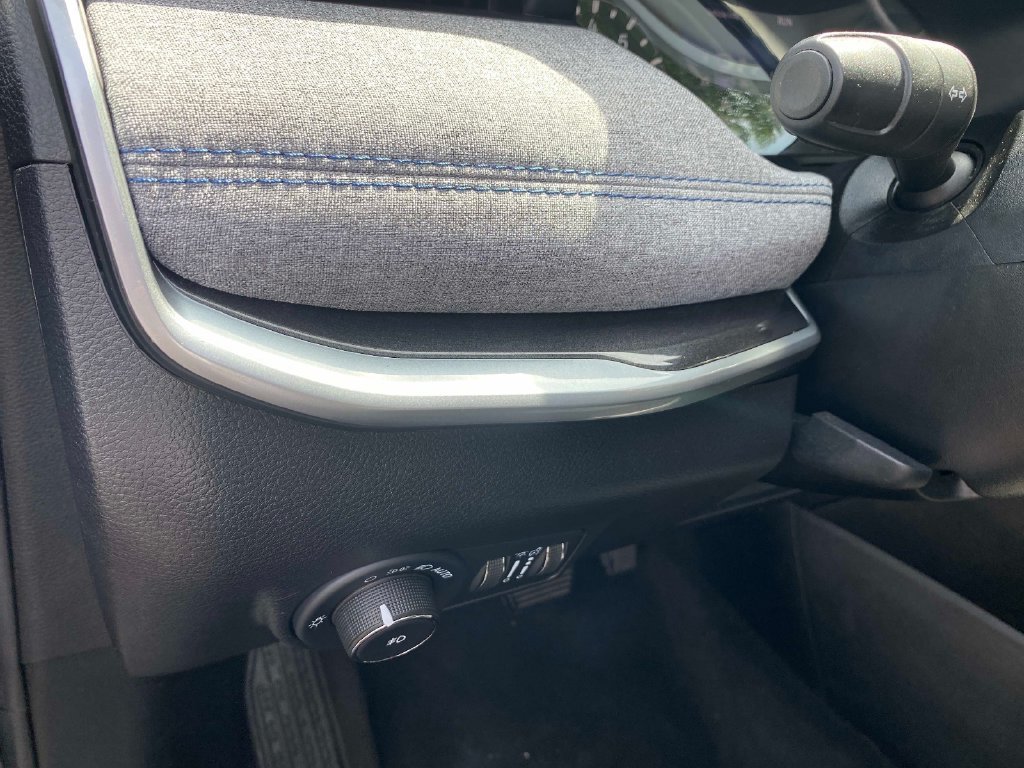 Used 2022 Black Jeep Latitude image 31