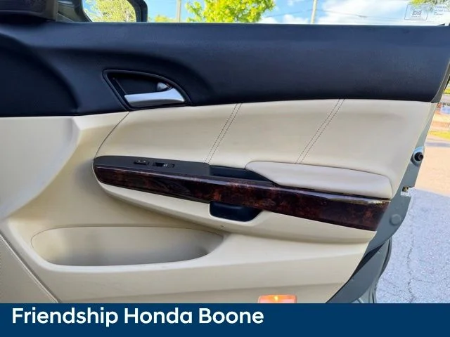 Used 2010  Honda EX-L image 38
