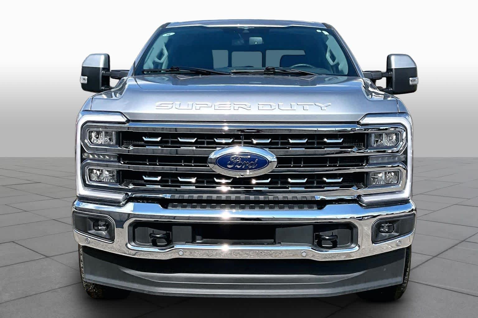 Used 2023 Iconic Silver Metallic Ford LARIAT image 4