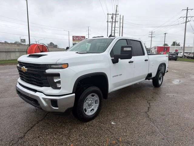 New 2026 Summit White Chevrolet WT image 3