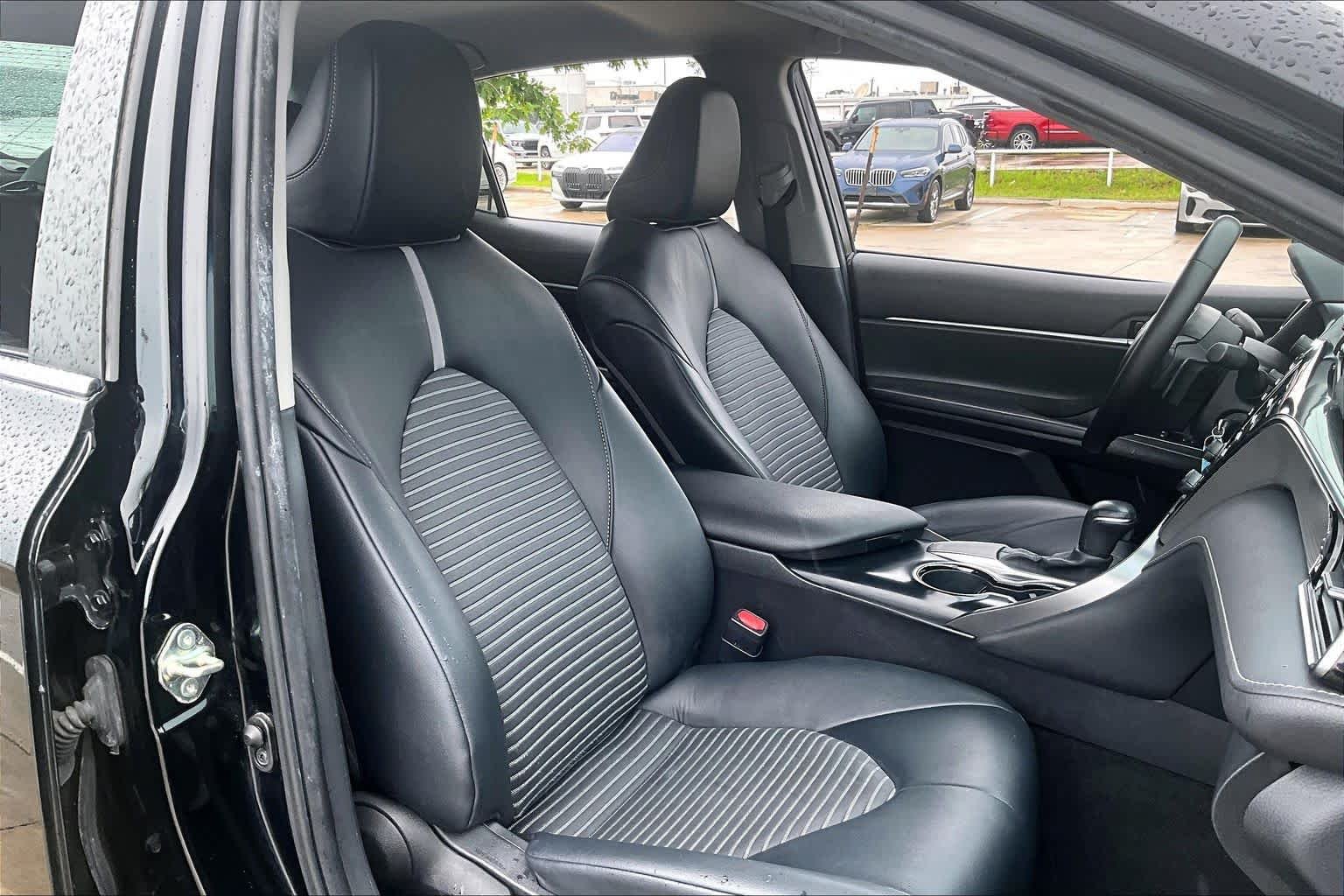 Used 2020 Midnight Black Metallic Toyota SE image 8