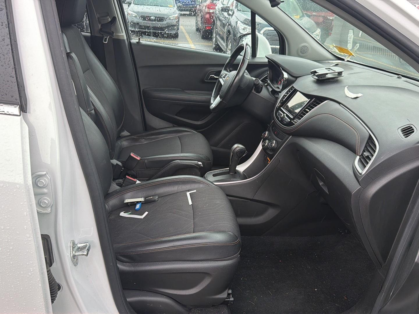 Used 2019 Summit White Chevrolet LT image 17