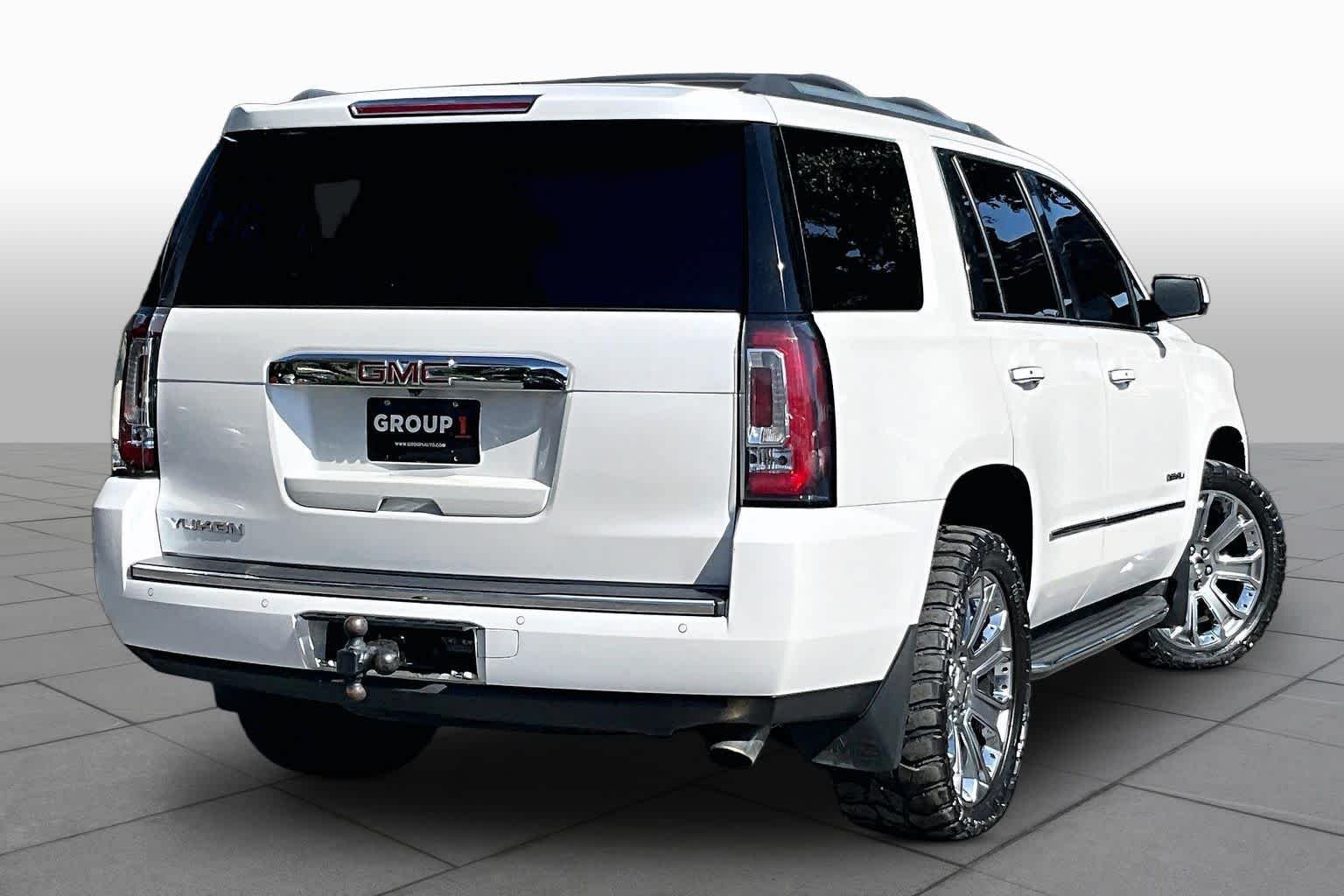 Used 2016 White Frost Tricoat GMC Denali image 13