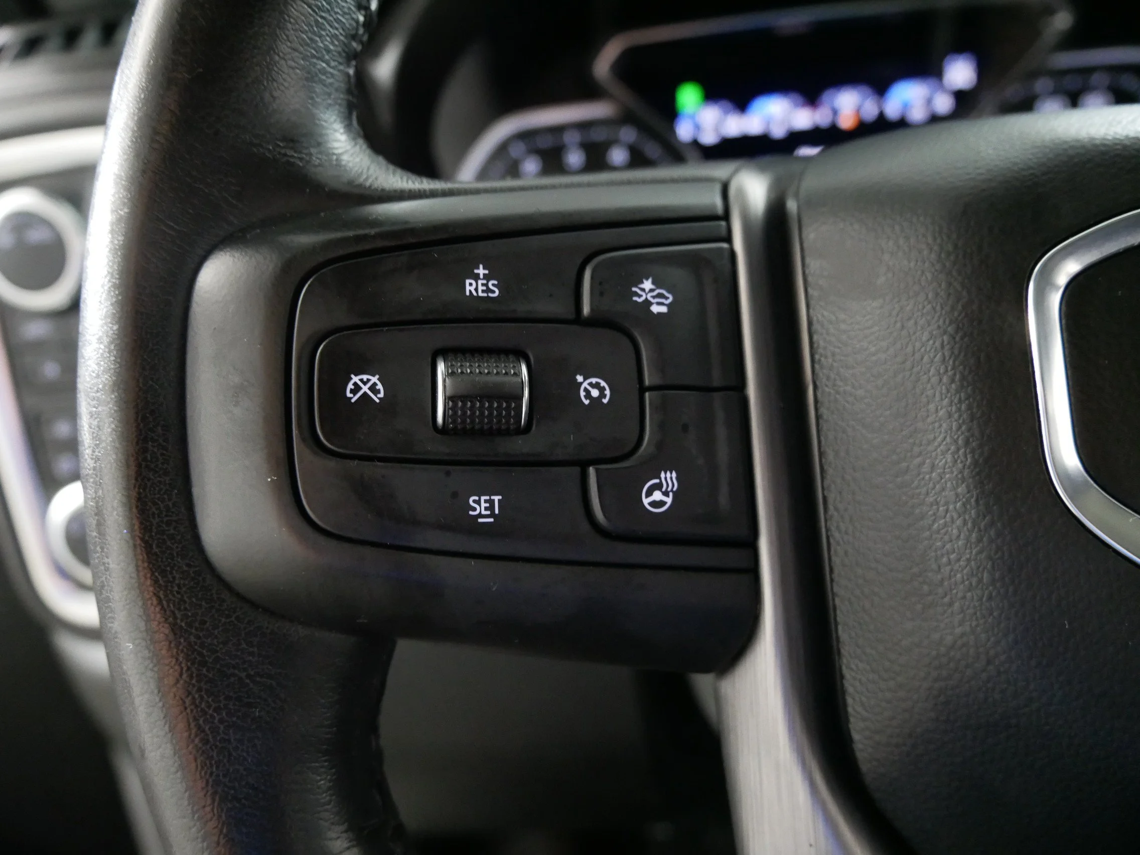 Used 2020 White Frost Tricoat GMC Denali image 27