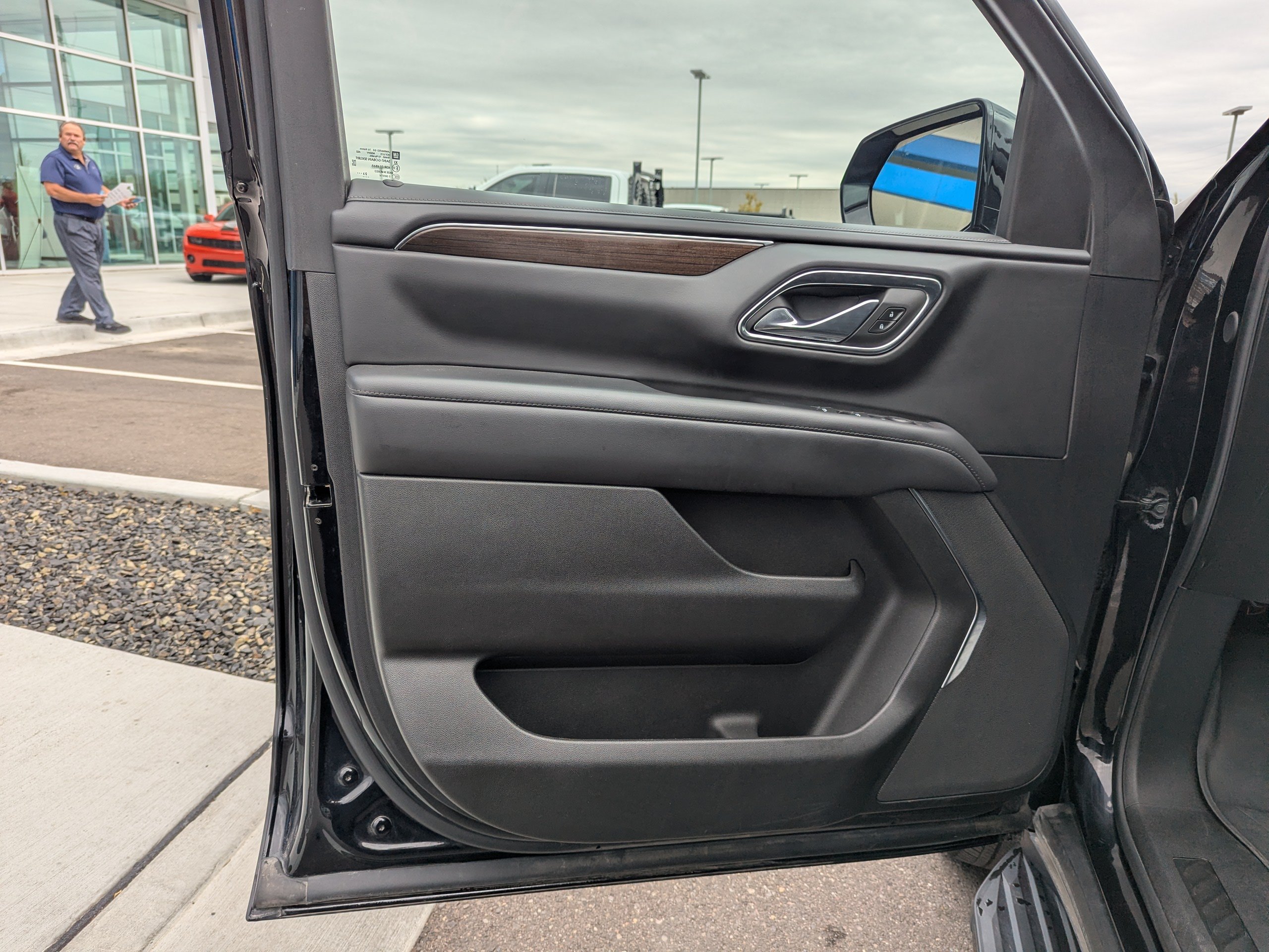 2023 GMC Yukon SLE - Photo 10