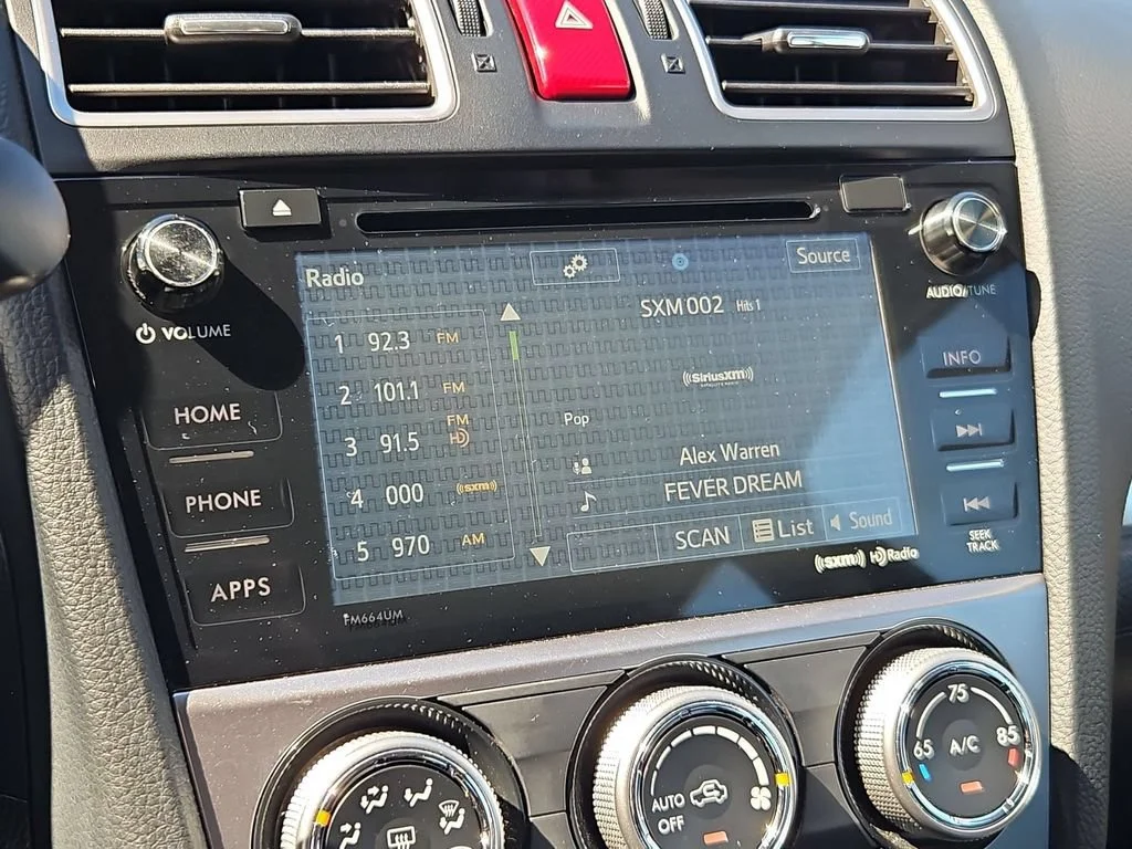 Used 2015  Subaru 2.0i Limited image 17