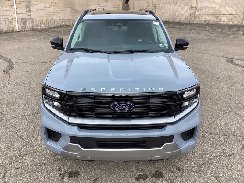 New 2026 Glacier Gray Metallic Tri-Coat Ford Platinum® image 3