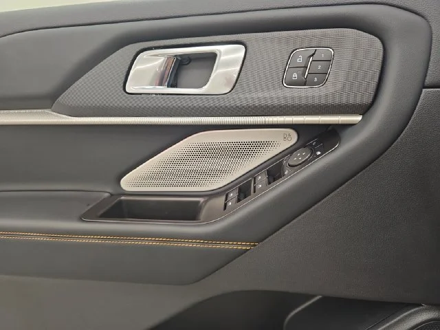 New 2027 Star White Metallic Tri-Coat Ford Tremor® image 42