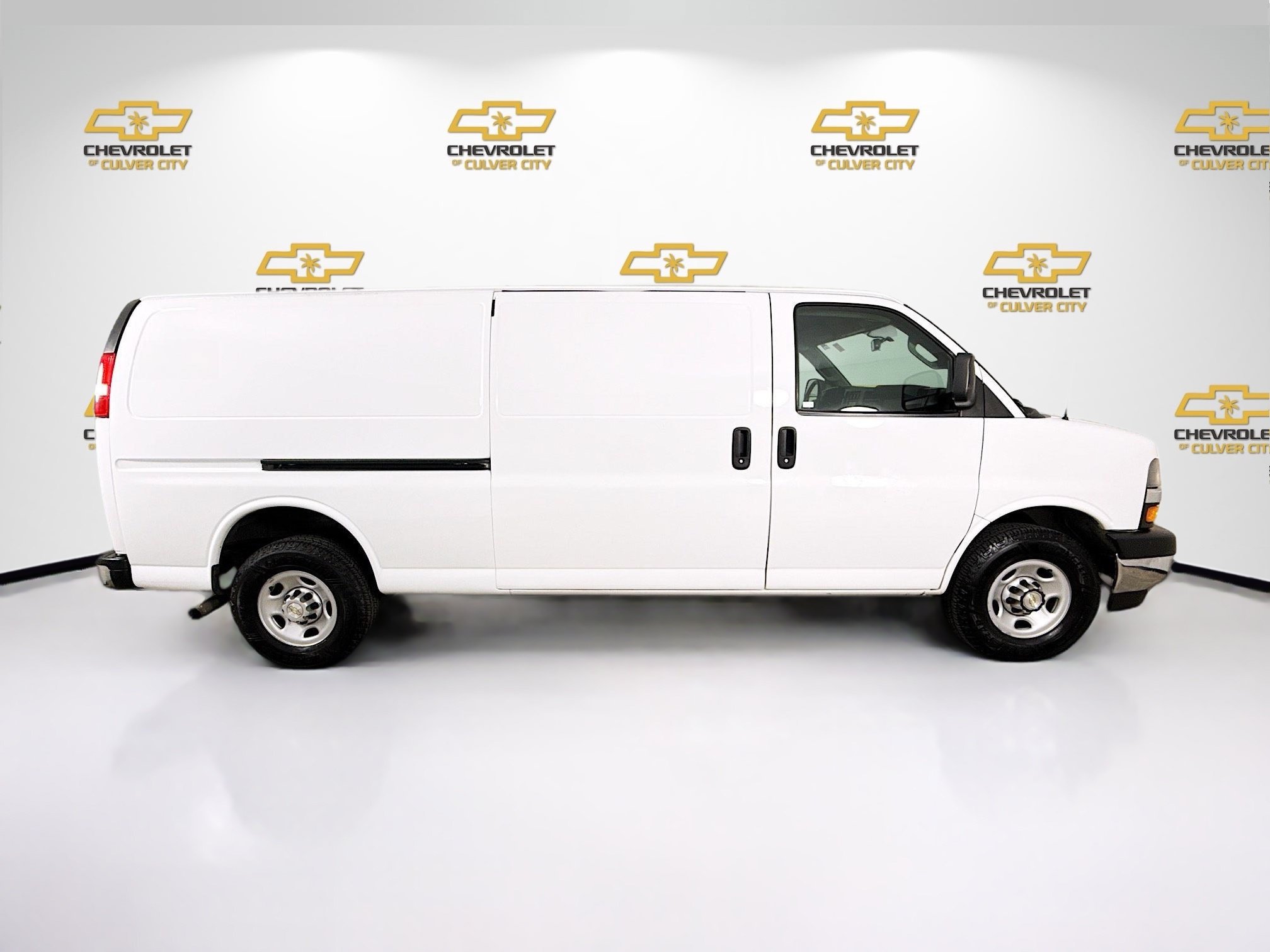 Used 2020 Summit White Chevrolet WT image 8