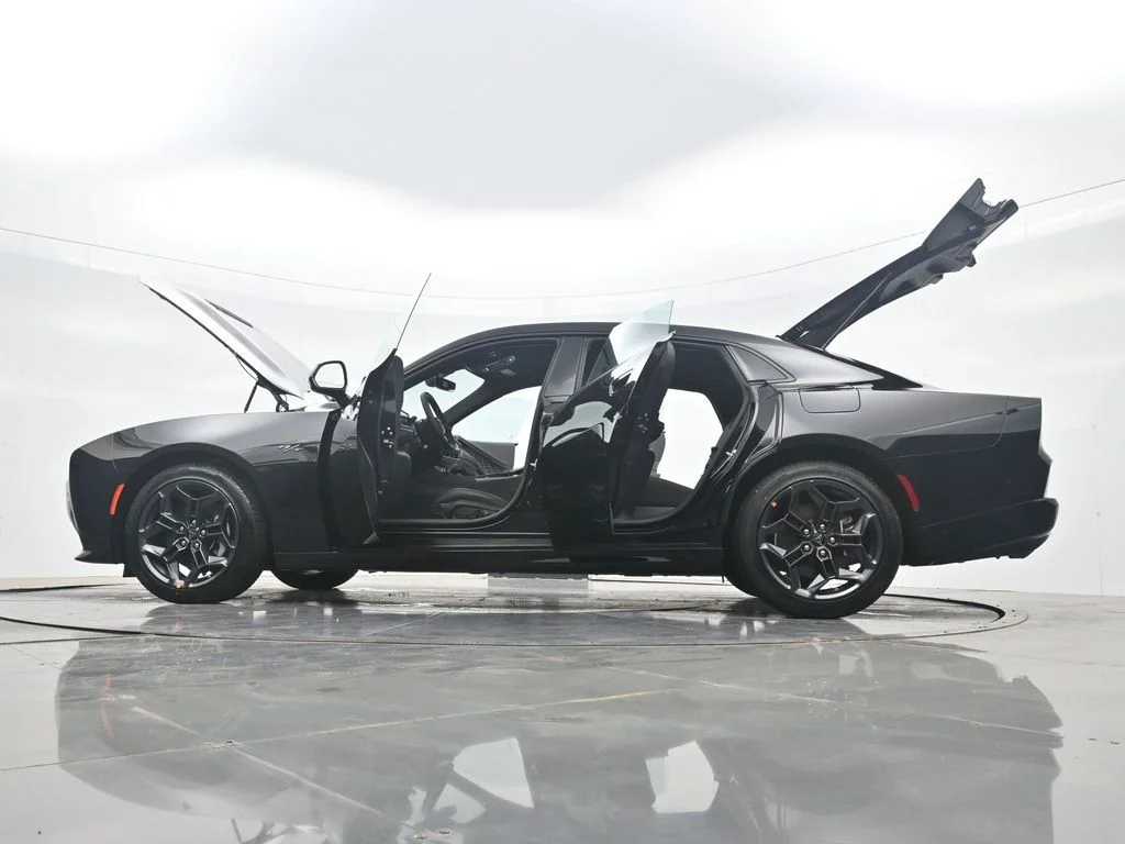 New 2026 Diamond Black Crystal Pearlcoat Dodge R/T image 49