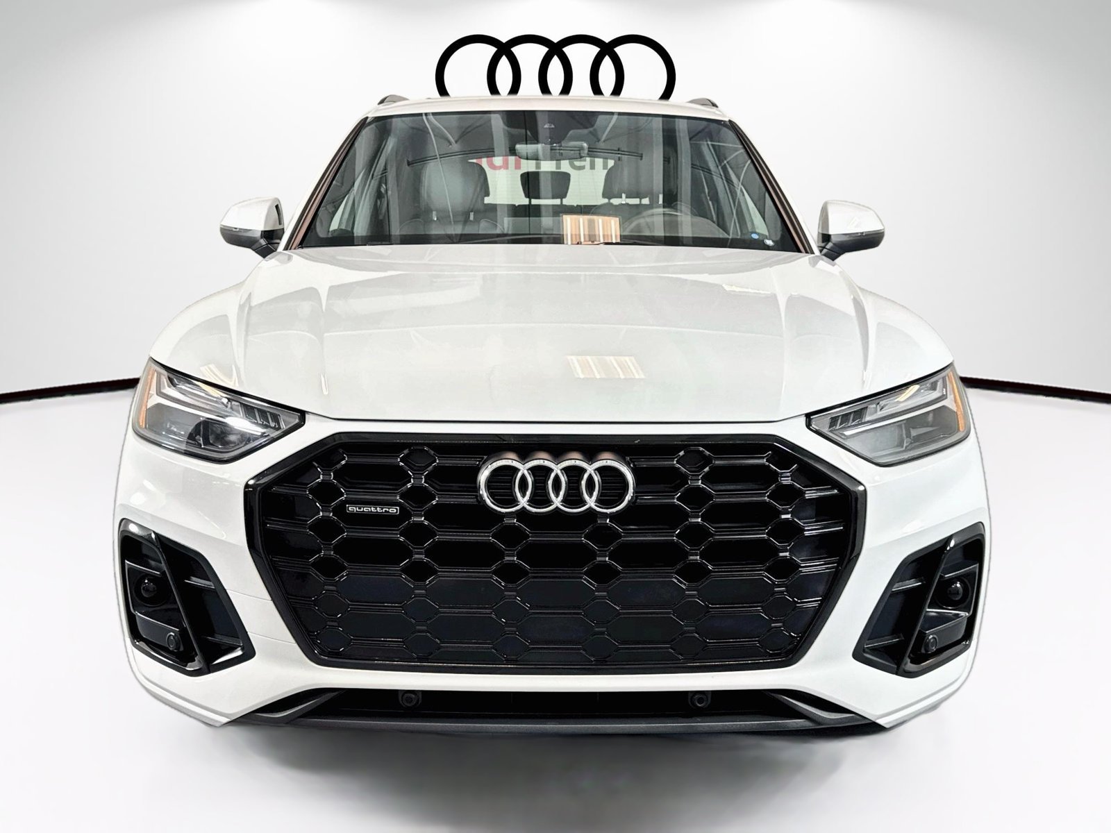 Used 2025 Glacier White Audi S line Premium image 2