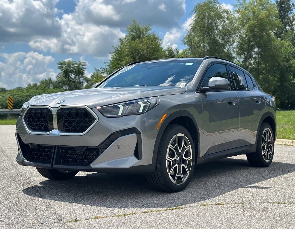 New 2026 Skyscraper Grey Metallic BMW xDrive28i image 3