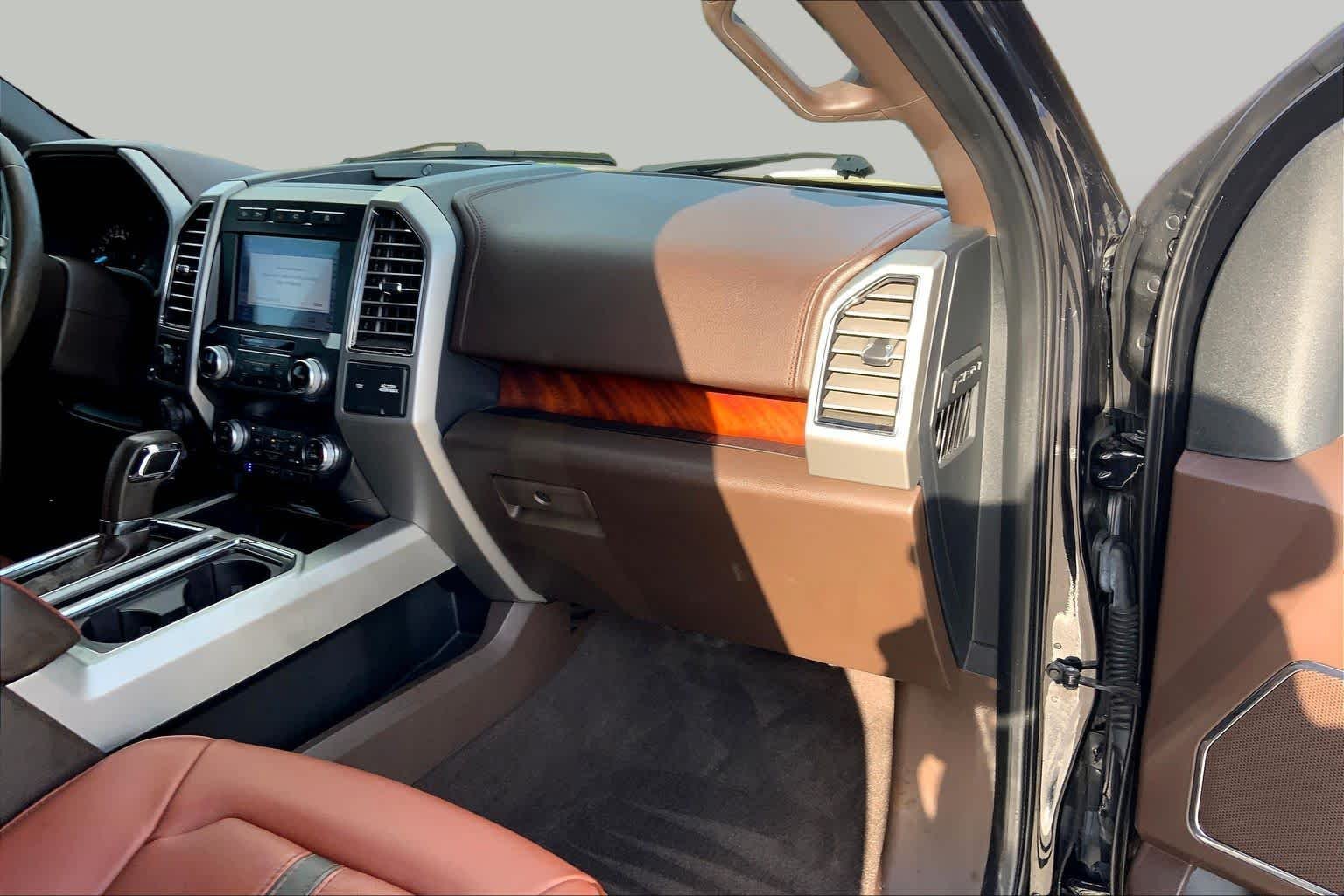 Used 2019 Agate Black Metallic Ford King Ranch image 19