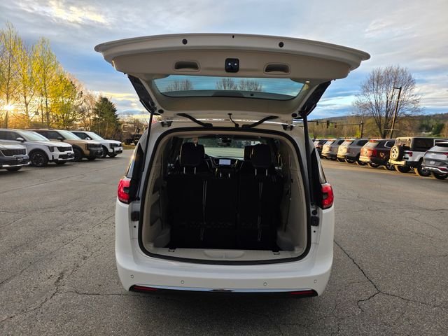 Used 2023 Bright White Clearcoat Chrysler Touring L image 10