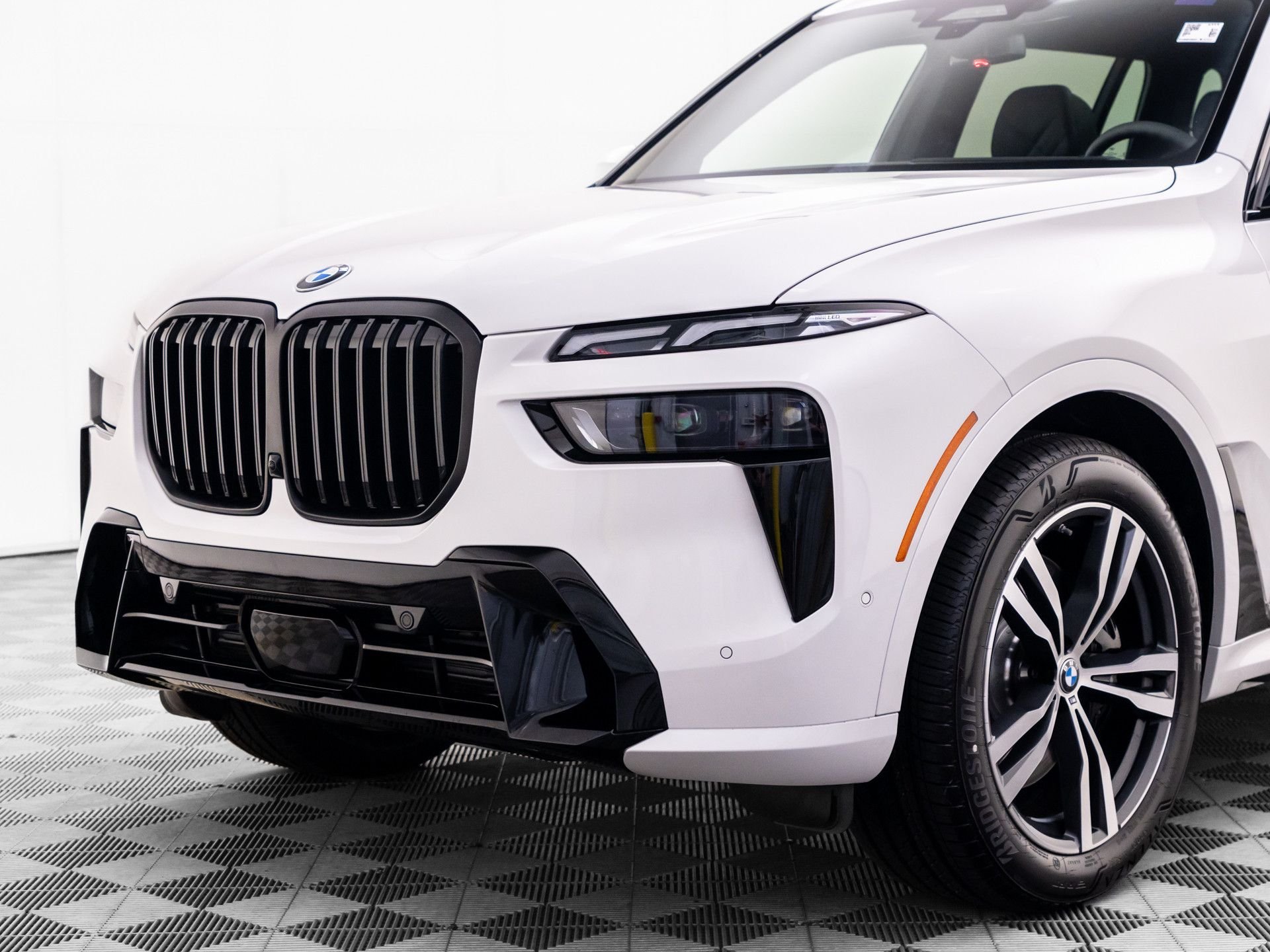 New 2027 Mineral White Metallic BMW xDrive40i image 43