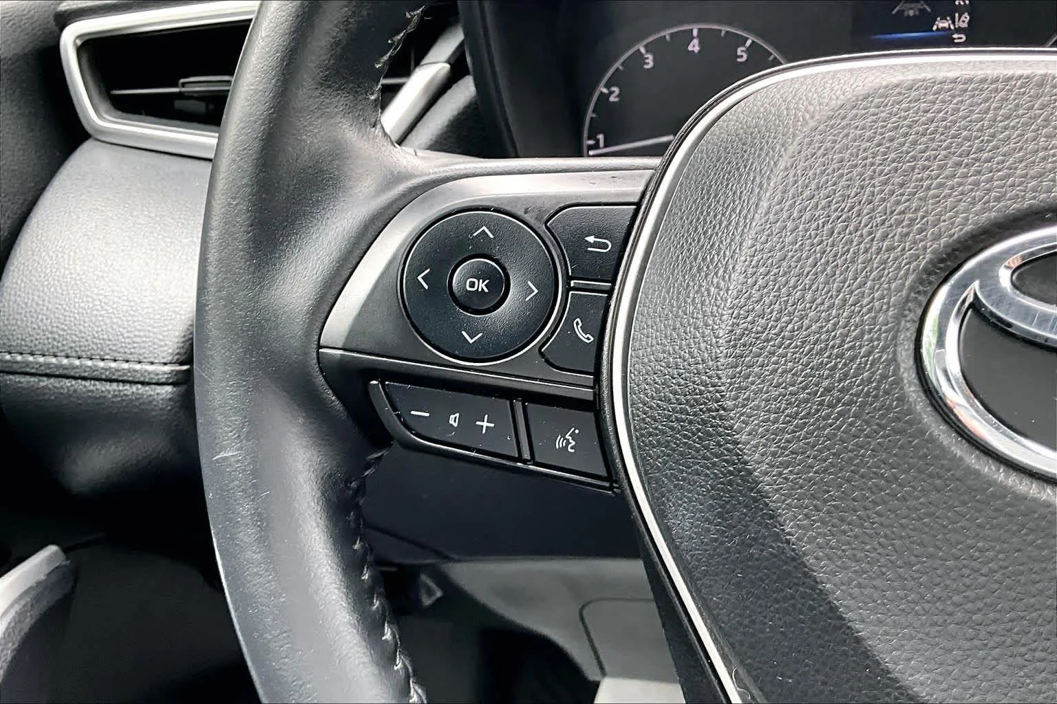 Used 2023 Cypress Toyota LE image 23