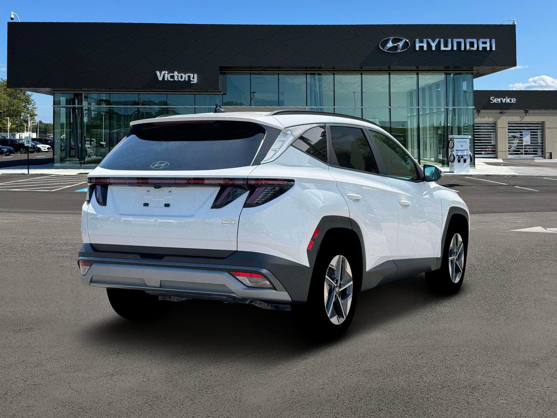 New 2026 White Hyundai SEL Premium image 7