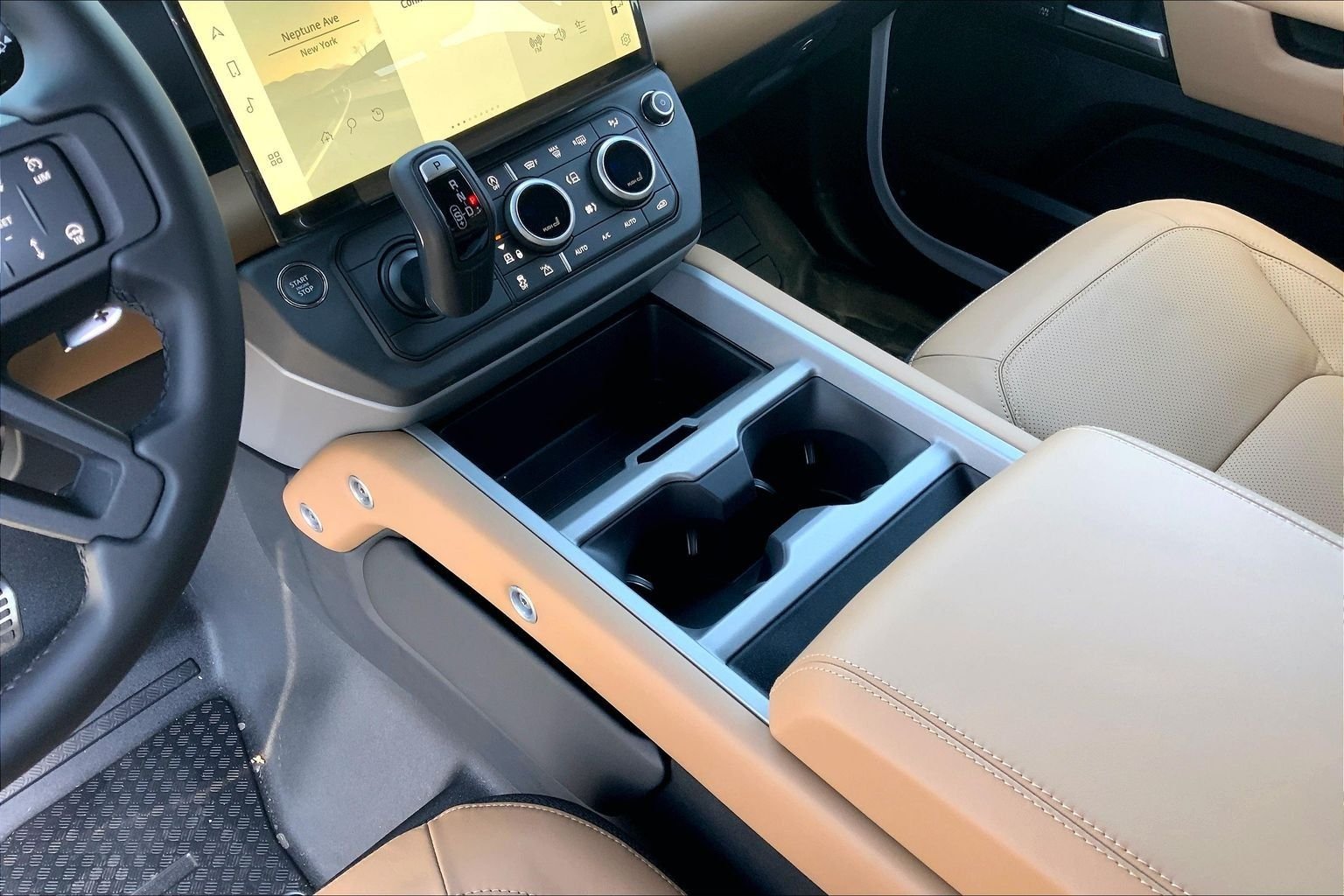 New 2026 Fuji White Land Rover V8 image 7
