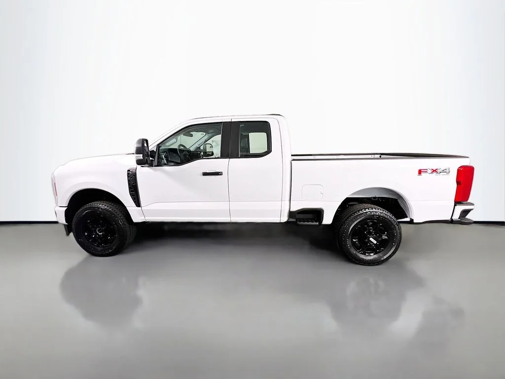 New 2026 Oxford White Ford XL image 6