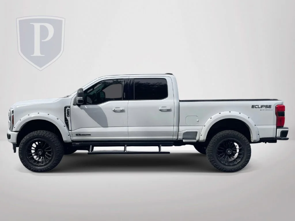 Used 2024 White Ford XLT image 5