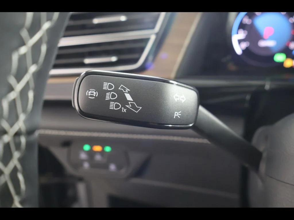 New 2026 Silver Volkswagen 2.0T SE w/Technology image 25