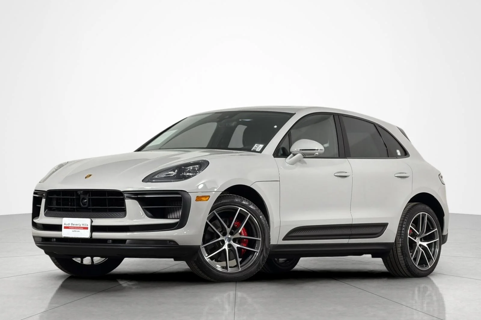 2024 Porsche Macan S's photo