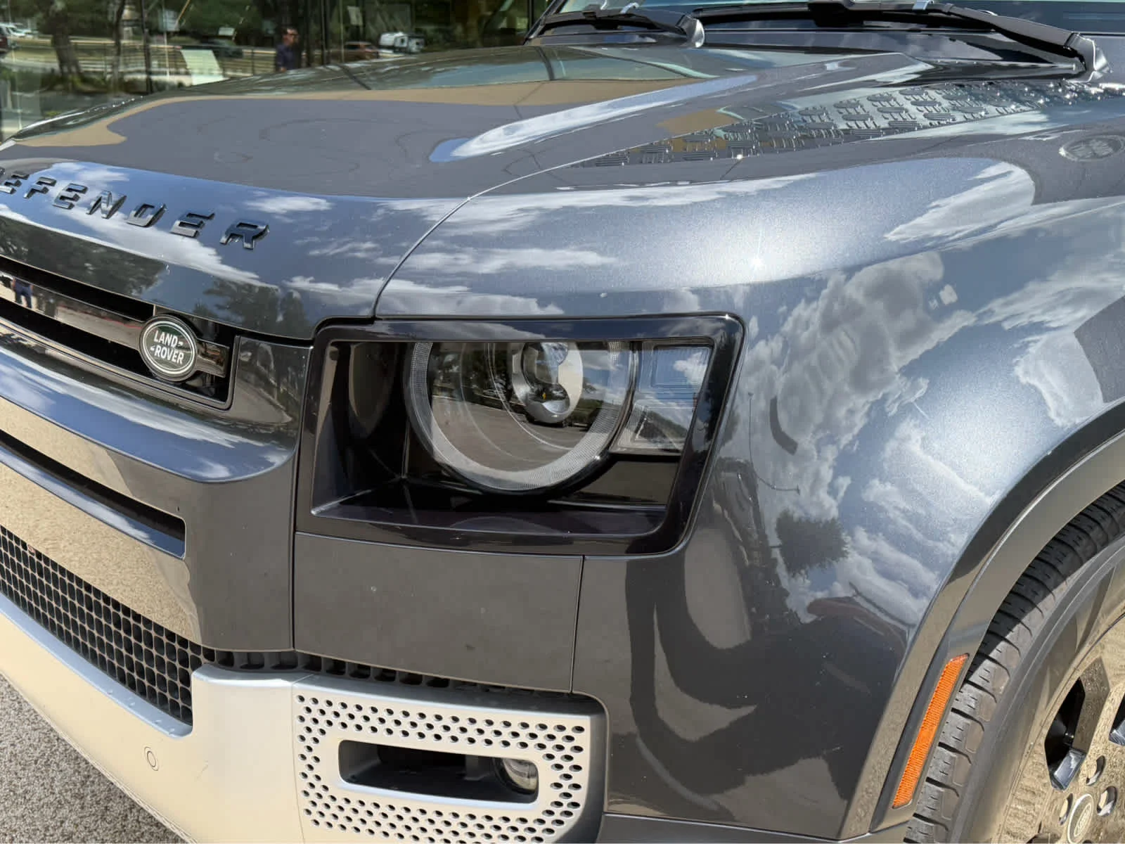 Used 2023 Carpathian Grey Premium Metallic Land Rover SE image 11