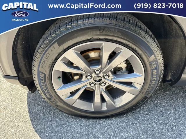 Used 2023 Black Ford XLT image 13