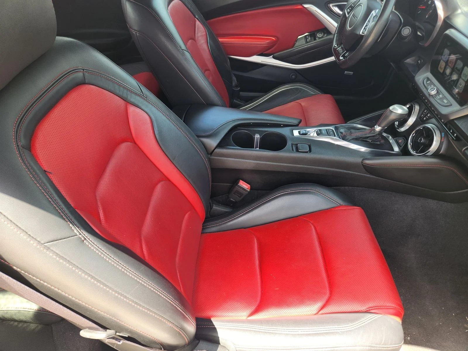 Used 2017 White Chevrolet 2LT image 13