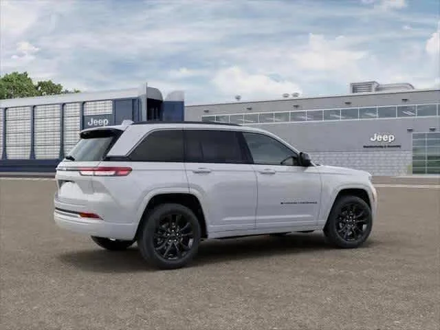 New 2026 Bright White Clear-Coat Exterior Paint Jeep Limited Reserve image 22