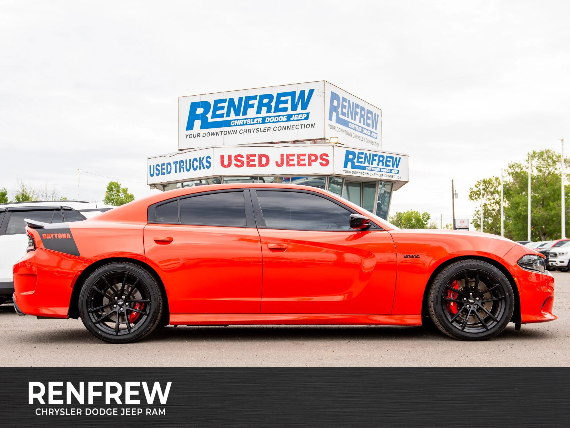 Used 2023 go mango Dodge Scat Pack 392* | 6.4L HEMI V8 | 485 HP | Brembo Brakes | Sunroof | image 1