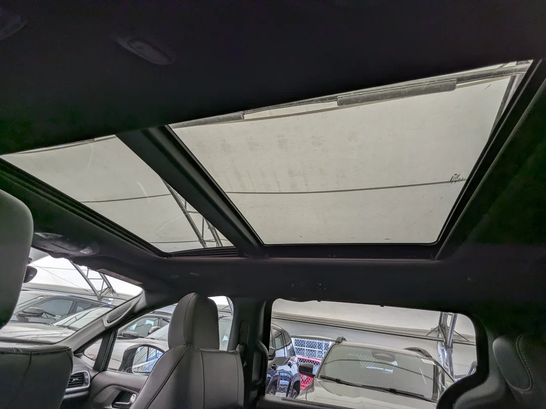New 2027 Black Chrysler Select - - FWD - Stow n Go Seating - Adaptive Cruise - Blind-Spot - Apple CarPlay & More! image 25