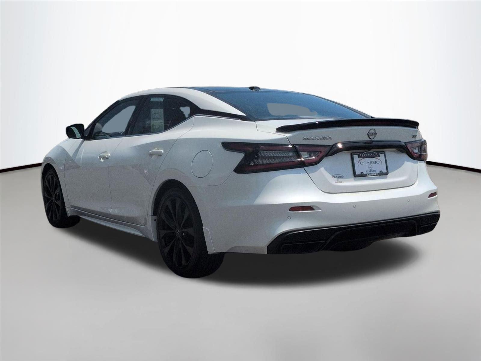Used 2023  NISSAN SR image 3