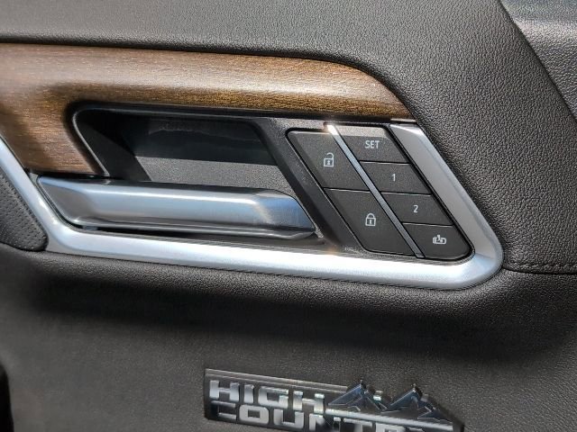 2025 Chevrolet Silverado 1500 High Country - Photo 15
