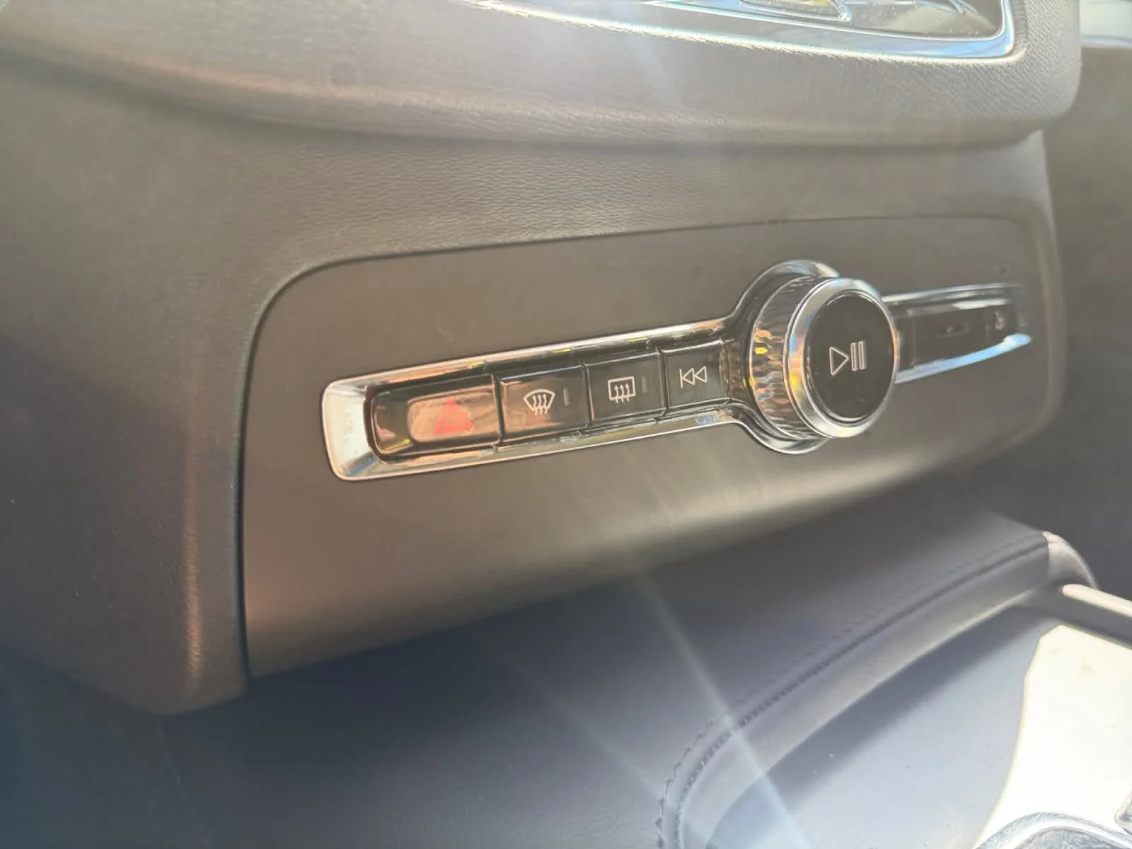 Used 2025 Crystal White Metallic Volvo Core image 26