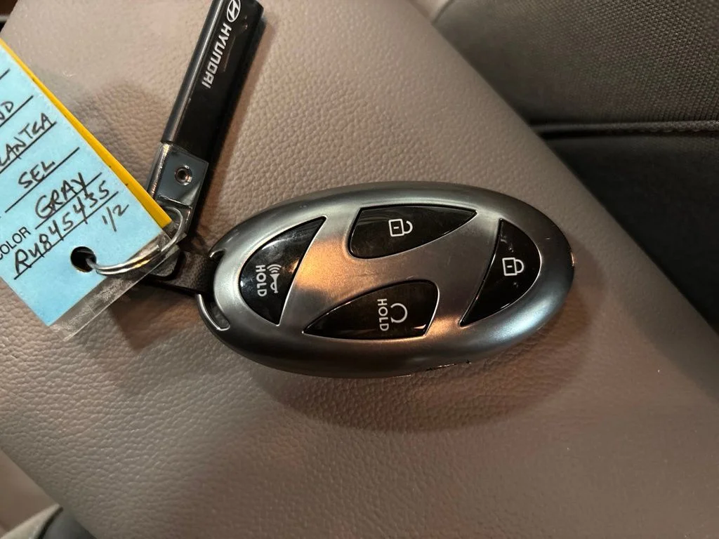 Used 2024 Gray Hyundai SEL image 27