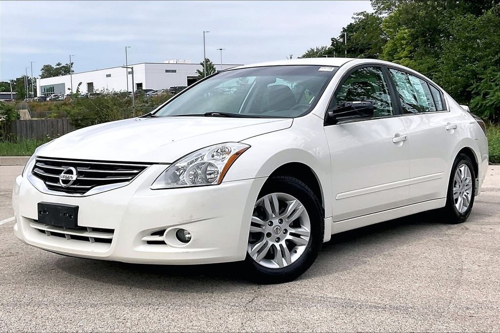 Used 2012 White Nissan 2.5 S image 11