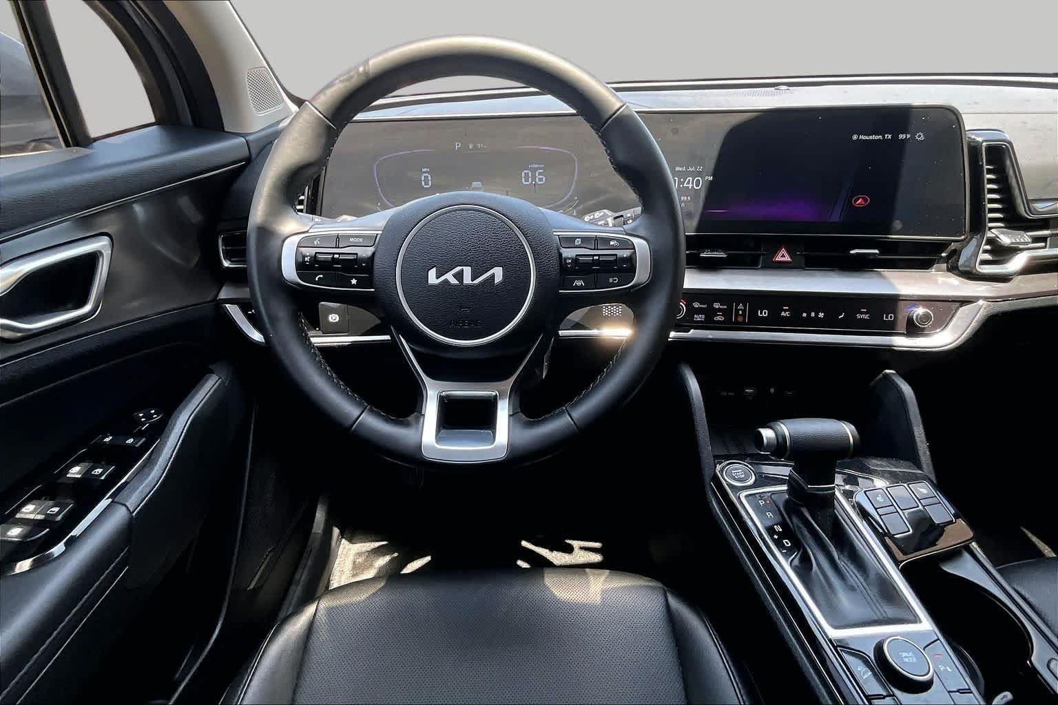 Used 2025 Everlasting Silver Kia EX image 6