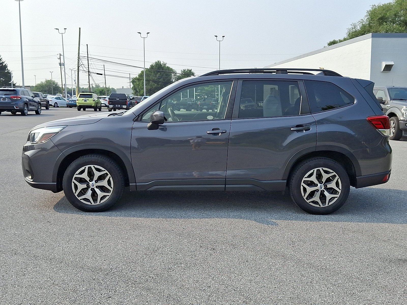Used 2020 Magnetite Gray Metallic Subaru Premium image 4
