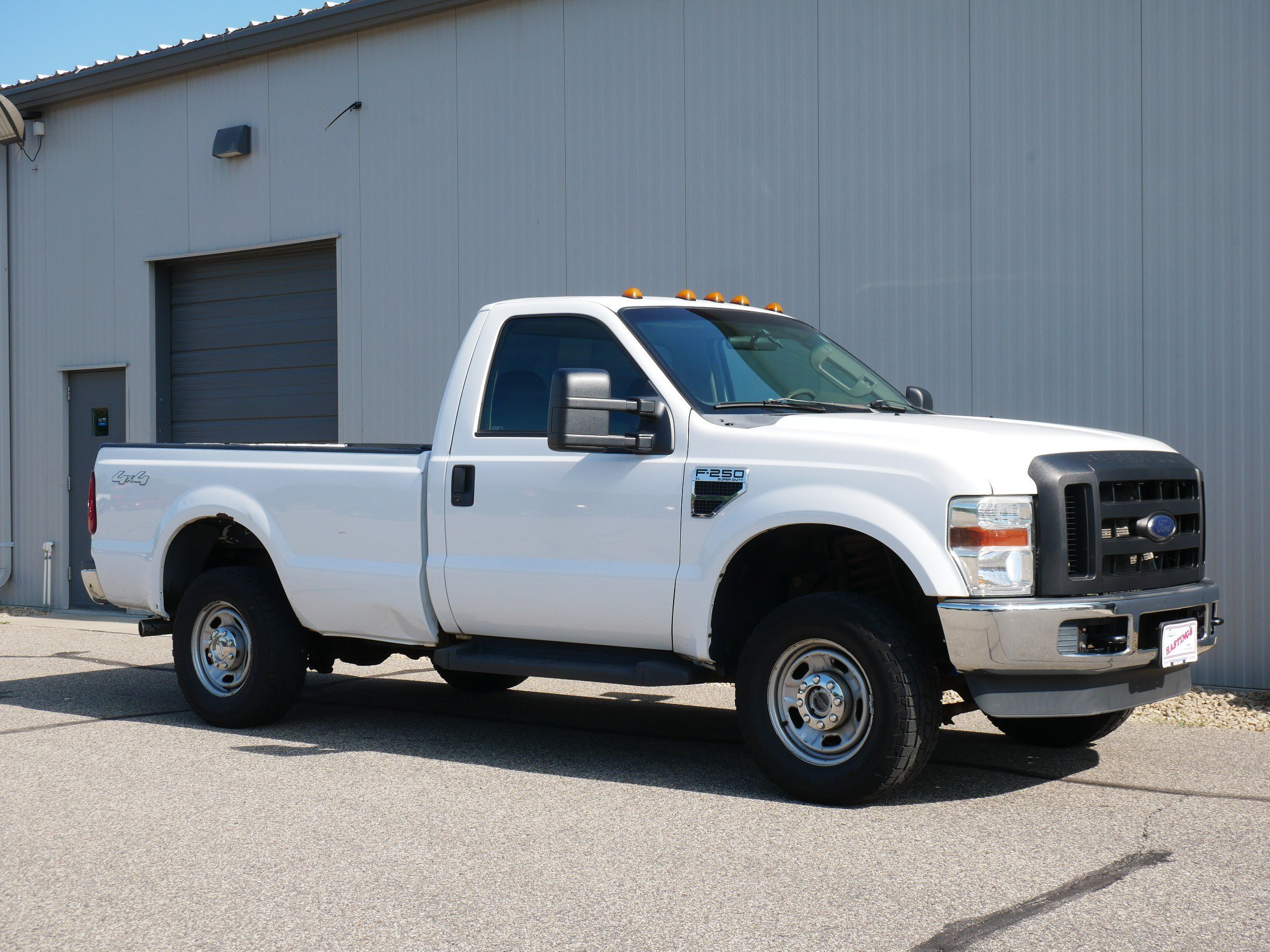 Used 2010 White Ford XL image 7