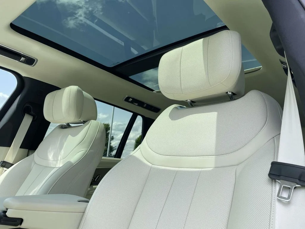 New 2026 Ostuni Pearl White Land Rover Autobiography image 16