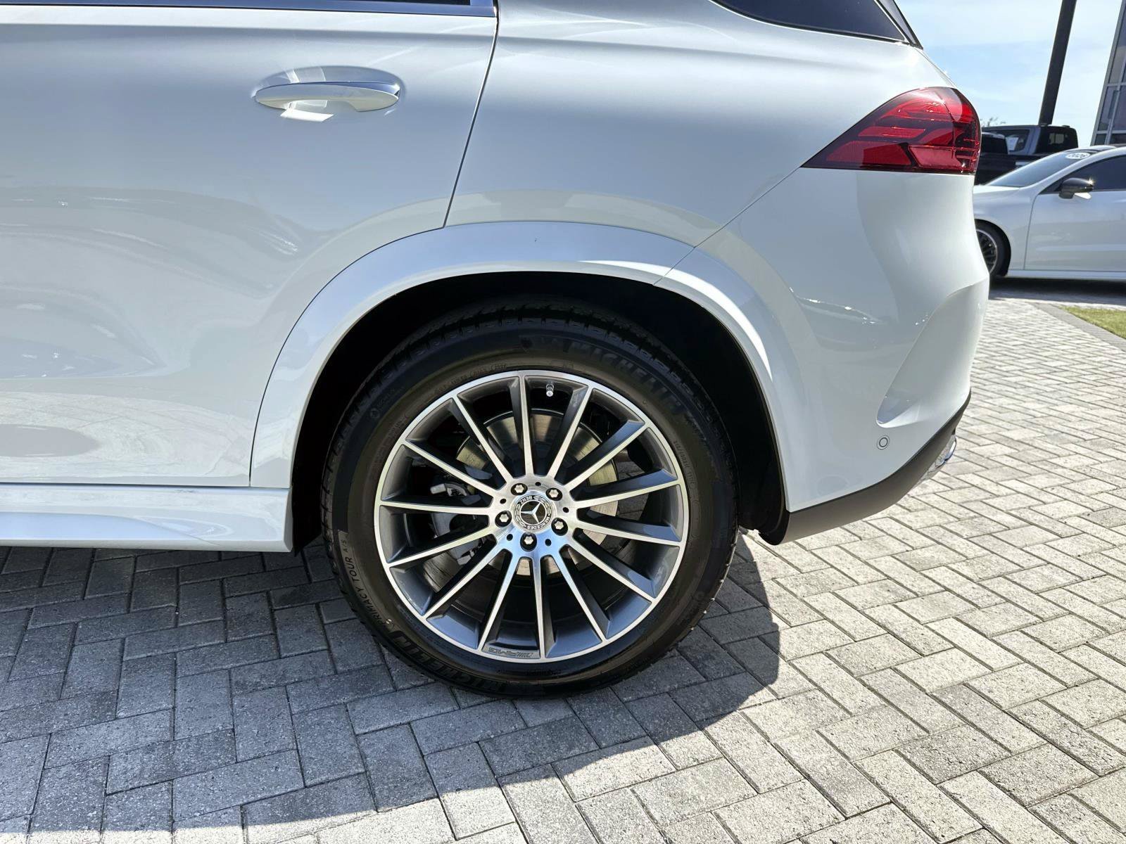New 2026 Polar White Mercedes-Benz 350 4MATIC® SUV image 11