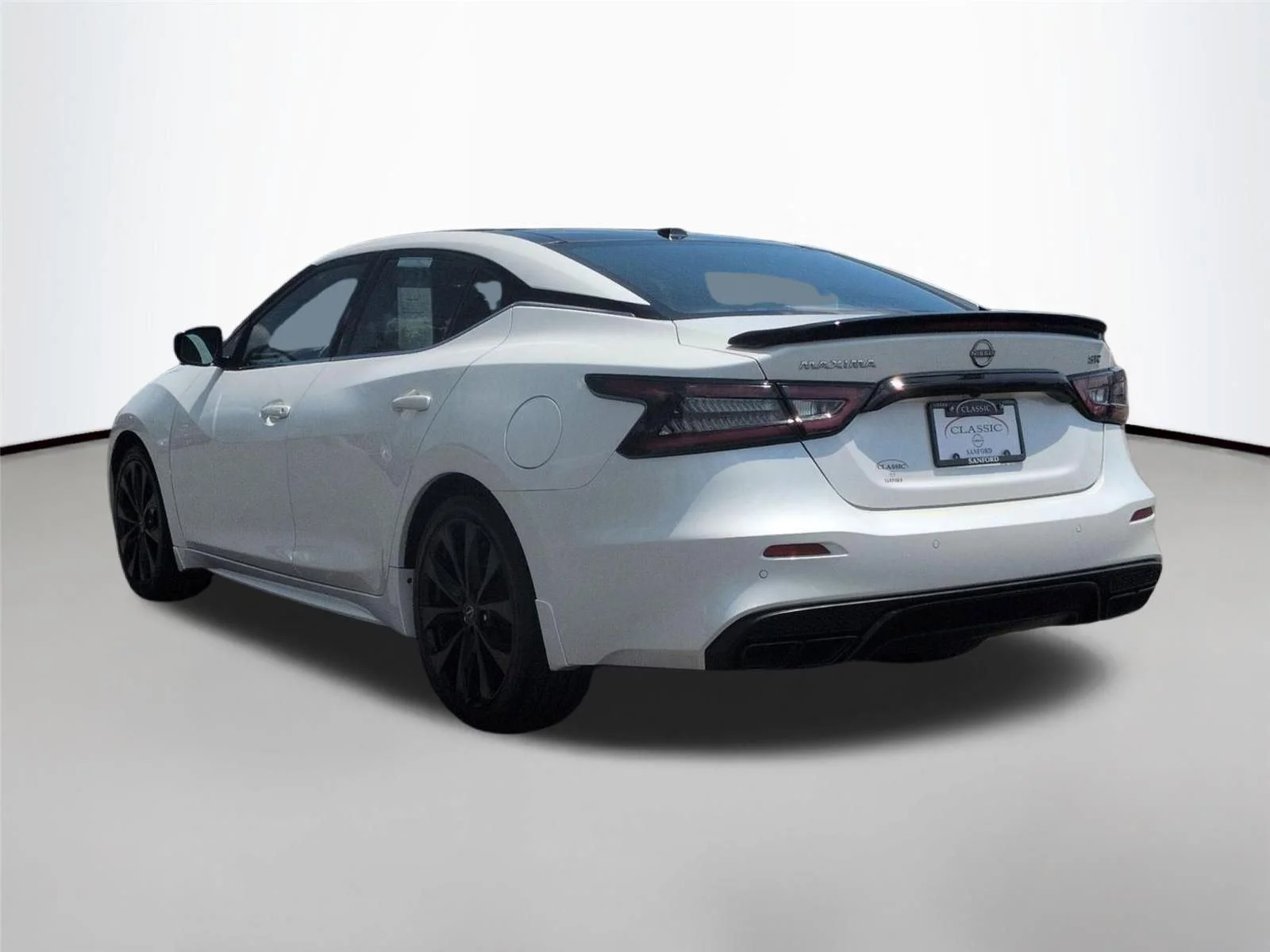 Used 2023  NISSAN SR image 3